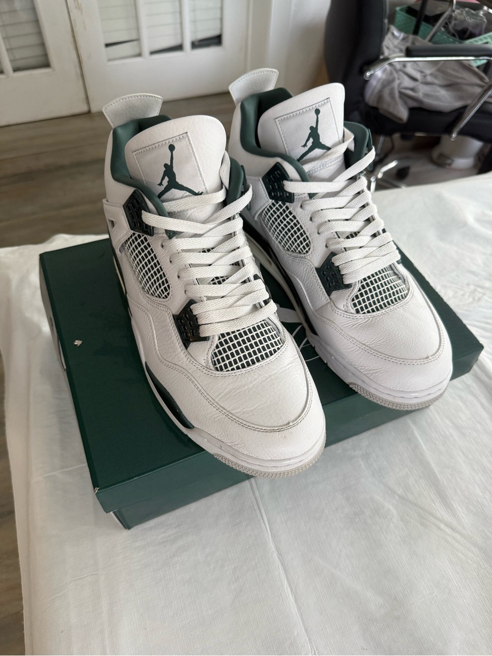 Nike Air Jordan 4 - White & Dark Green